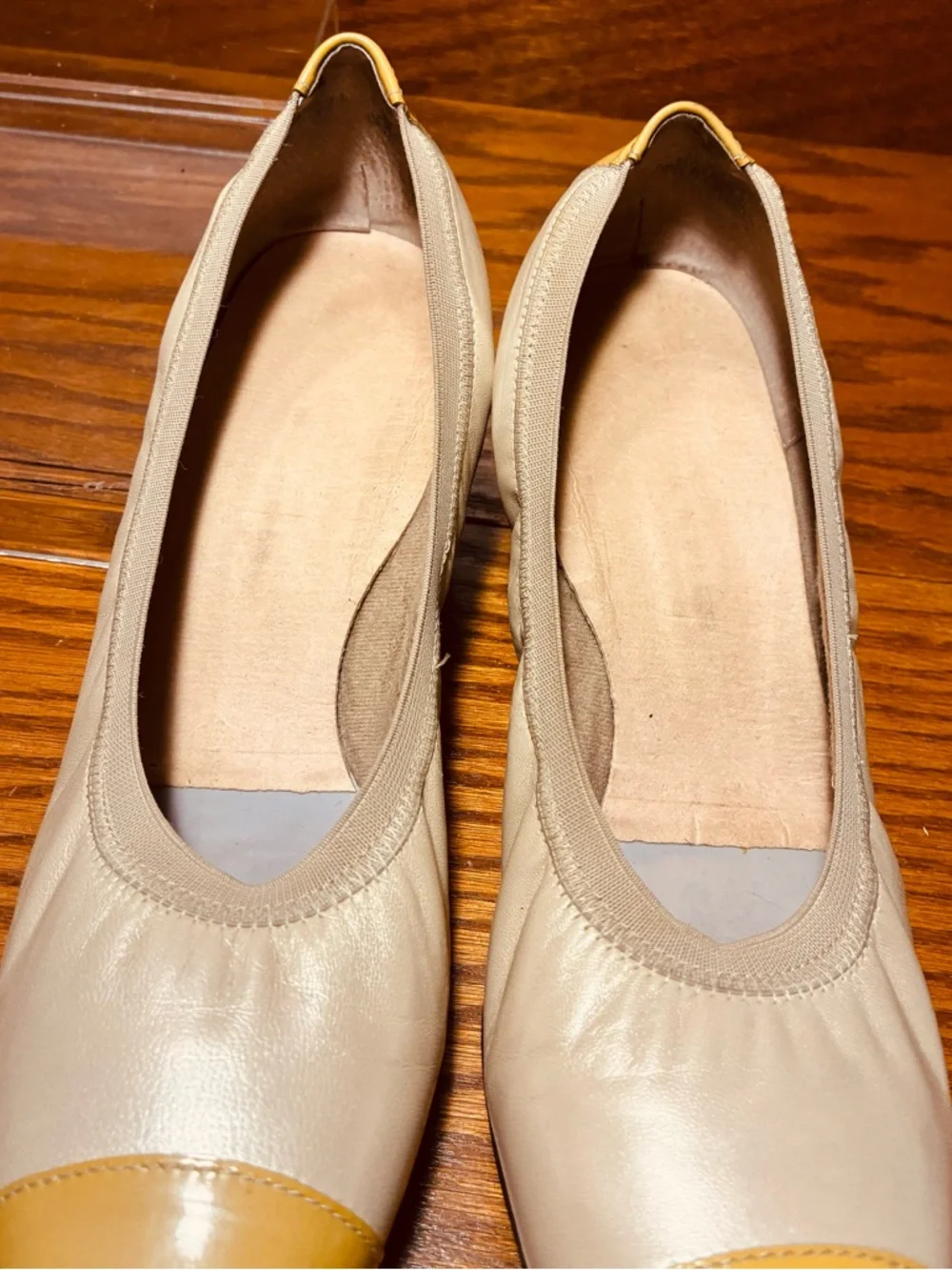 Munro Patent Toe Cap & Heel Accent Gold Leather Pumps USA MADE Size 11